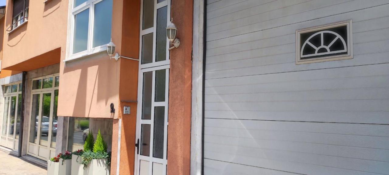 Villa Monera Apartments & Rooms & Free Garage Mostar Exterior foto